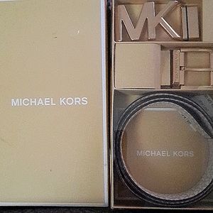 NEW Michael Kors Women's Belt !!